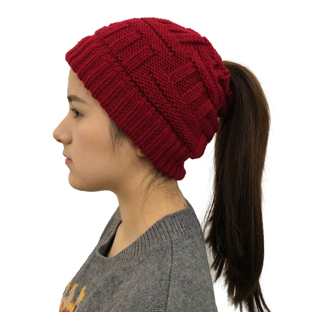 Winter Hats For WomenWinter Hats For WomenSoft Knit Ponytail Winter Hats For Women Head Circumference: Adjustable Length*Width: 21cm*20cm (Fit On Most Women) Material: Wool As you know, the different computers display colors differently, the color of the