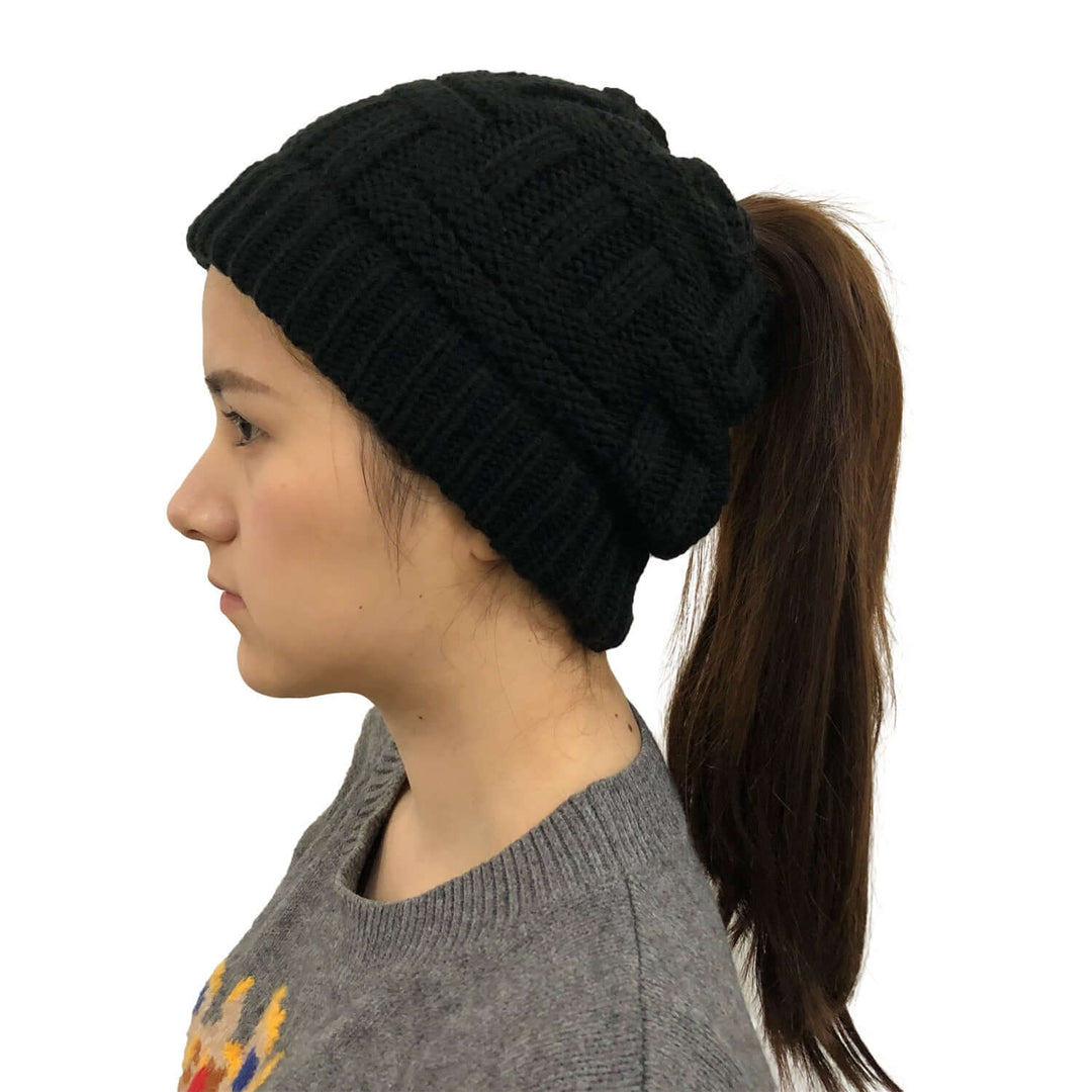 Winter Hats For WomenWinter Hats For WomenSoft Knit Ponytail Winter Hats For Women Head Circumference: Adjustable Length*Width: 21cm*20cm (Fit On Most Women) Material: Wool As you know, the different computers display colors differently, the color of the